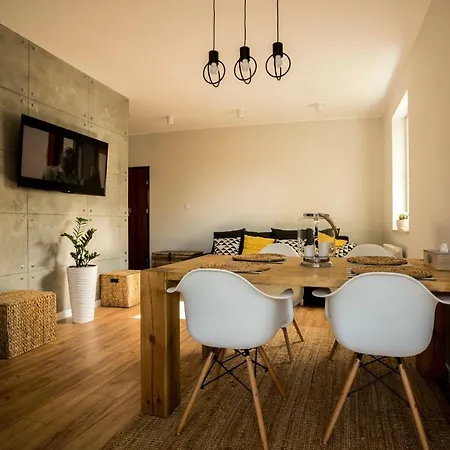 Przystan I アパート オストルダ